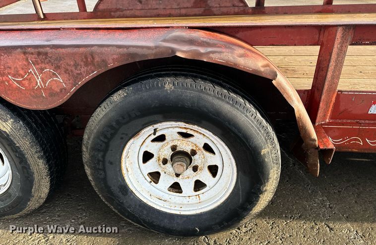 image for item EH6592 2003 Maxwell Deluxe utility trailer