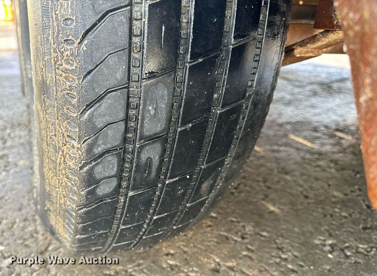 image for item EH6592 2003 Maxwell Deluxe utility trailer