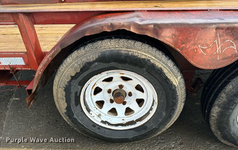 image for item EH6592 2003 Maxwell Deluxe utility trailer