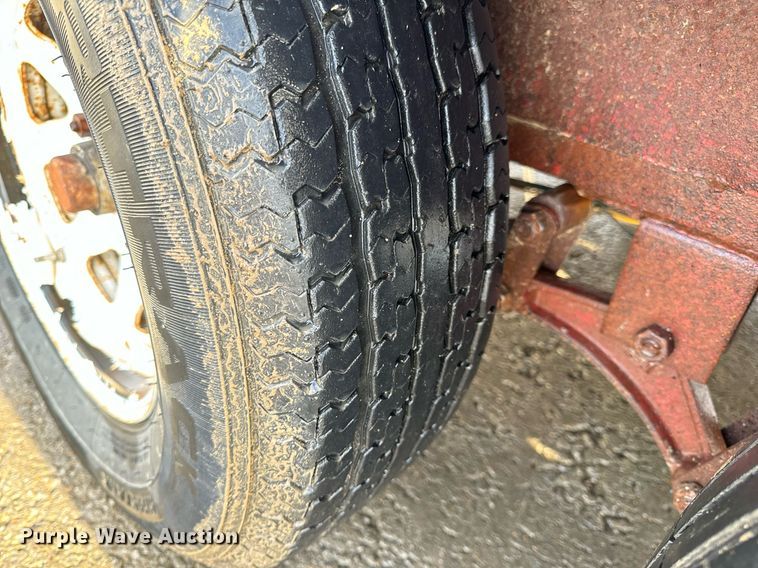 image for item EH6592 2003 Maxwell Deluxe utility trailer