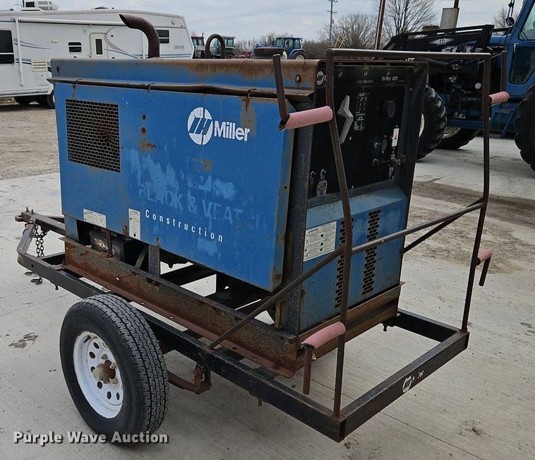 image for item EI3597 Miller Big Blue 400D welder