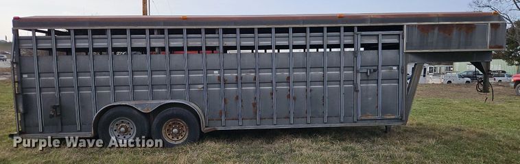 image for item EI3603 1992 Titan livestock trailer