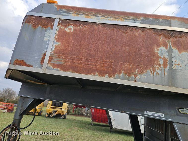 image for item EI3603 1992 Titan livestock trailer