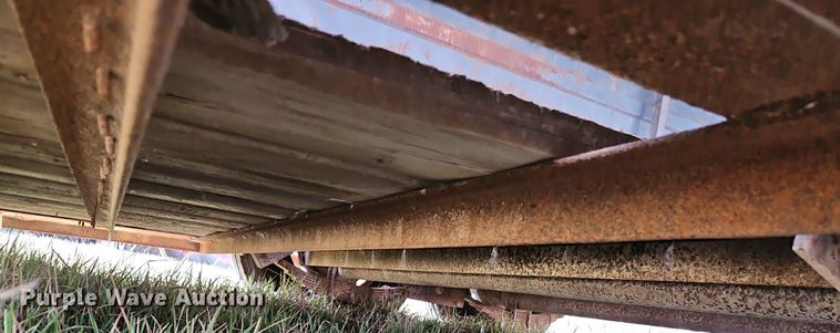 image for item EI3603 1992 Titan livestock trailer