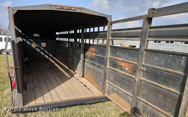 image for item EI3603 1992 Titan livestock trailer