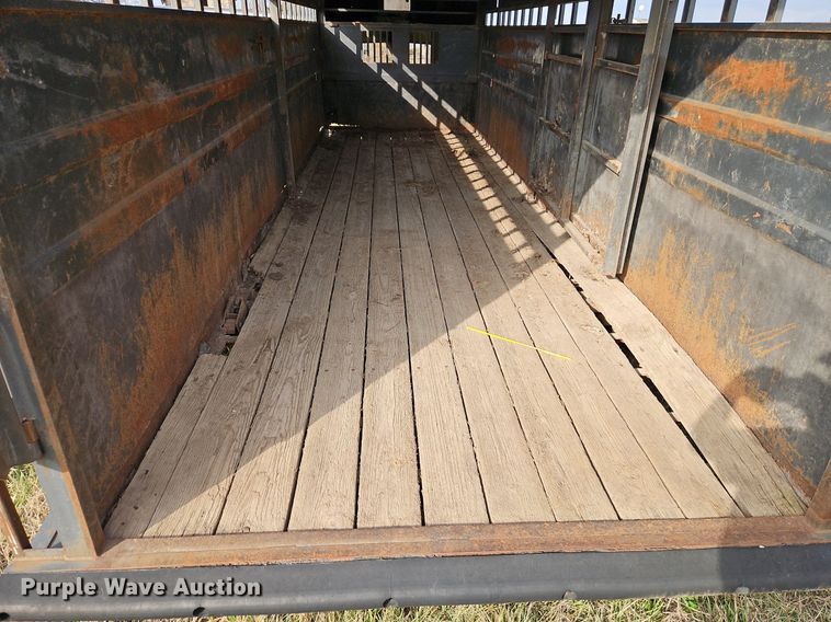 image for item EI3603 1992 Titan livestock trailer