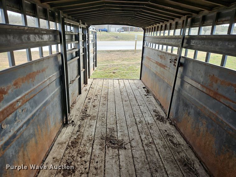 image for item EI3603 1992 Titan livestock trailer