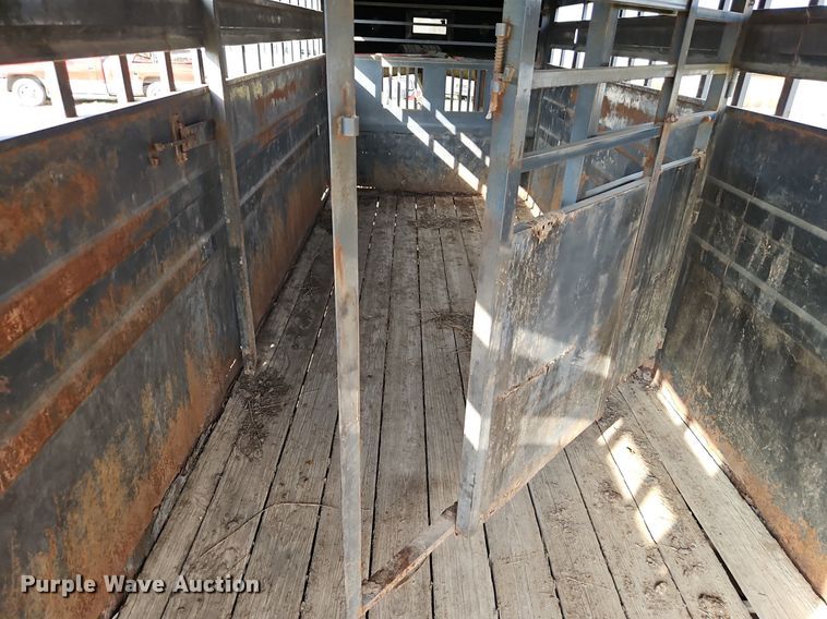 image for item EI3603 1992 Titan livestock trailer