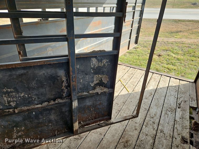 image for item EI3603 1992 Titan livestock trailer