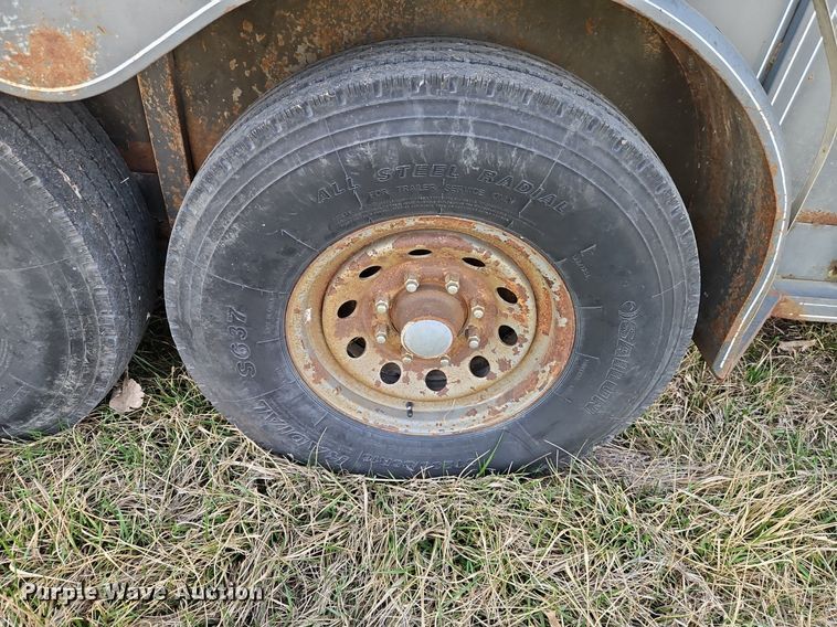 image for item EI3603 1992 Titan livestock trailer