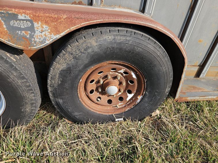 image for item EI3603 1992 Titan livestock trailer