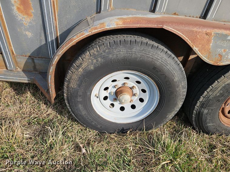 image for item EI3603 1992 Titan livestock trailer