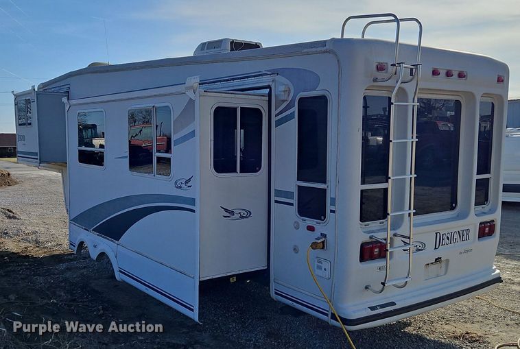 image for item EI3604 2000 Jayco 3310 RLS Designer camper