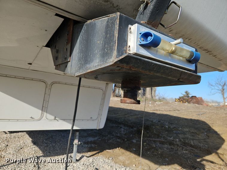 image for item EI3604 2000 Jayco 3310 RLS Designer camper