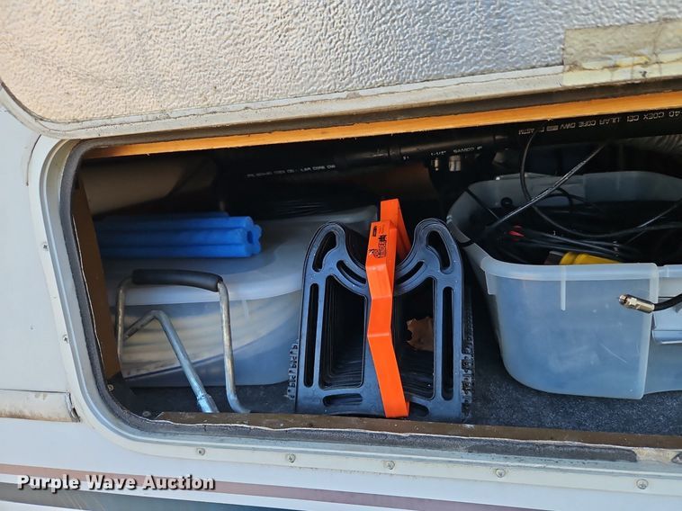 image for item EI3604 2000 Jayco 3310 RLS Designer camper