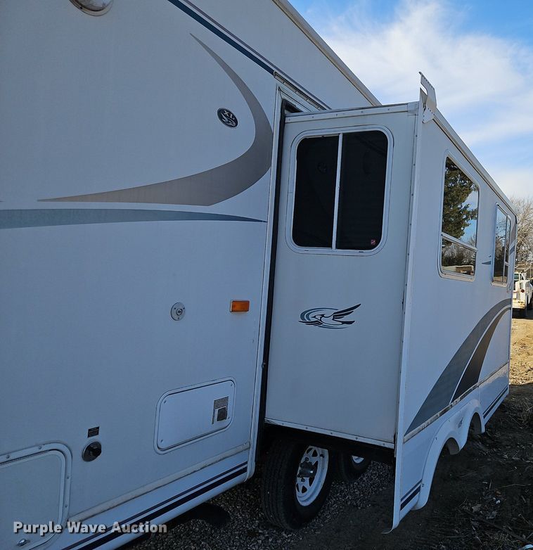 image for item EI3604 2000 Jayco 3310 RLS Designer camper