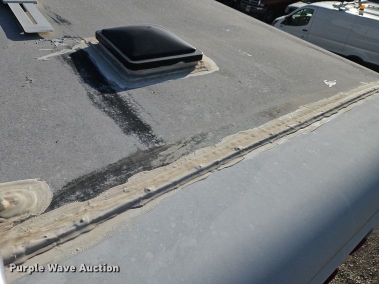 image for item EI3604 2000 Jayco 3310 RLS Designer camper