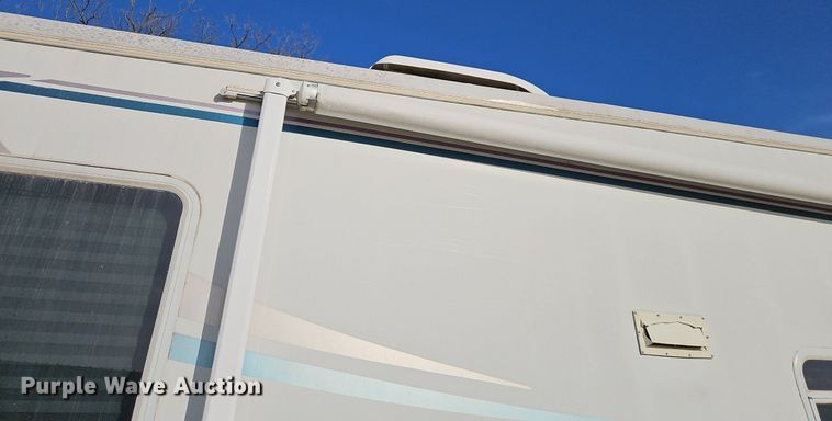 image for item EI3604 2000 Jayco 3310 RLS Designer camper