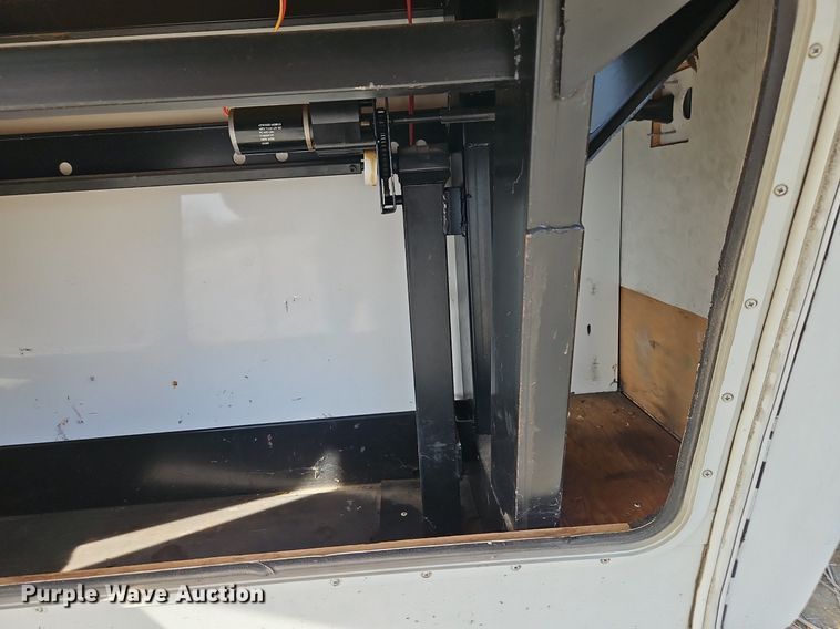 image for item EI3604 2000 Jayco 3310 RLS Designer camper