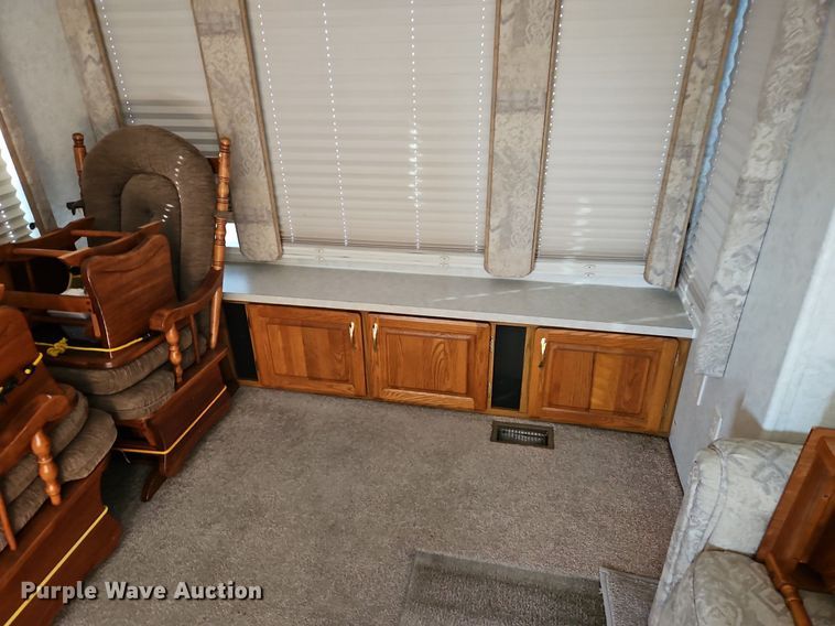 image for item EI3604 2000 Jayco 3310 RLS Designer camper