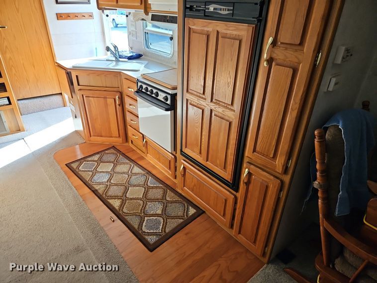 image for item EI3604 2000 Jayco 3310 RLS Designer camper