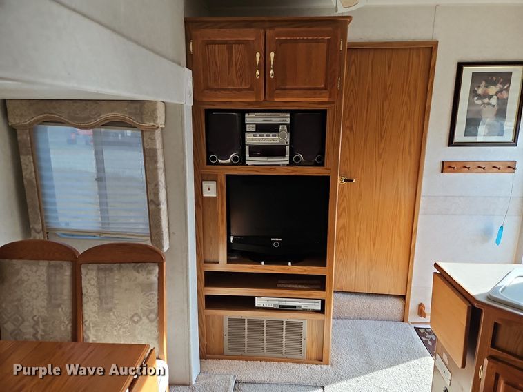 image for item EI3604 2000 Jayco 3310 RLS Designer camper