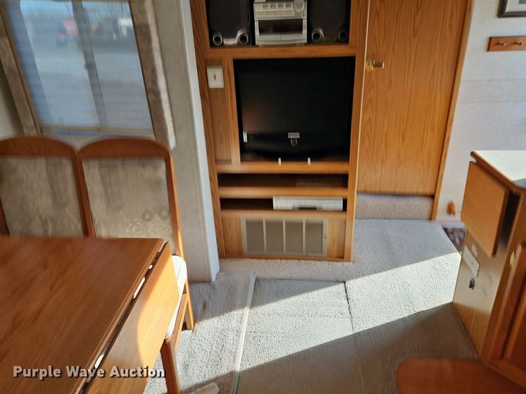 image for item EI3604 2000 Jayco 3310 RLS Designer camper