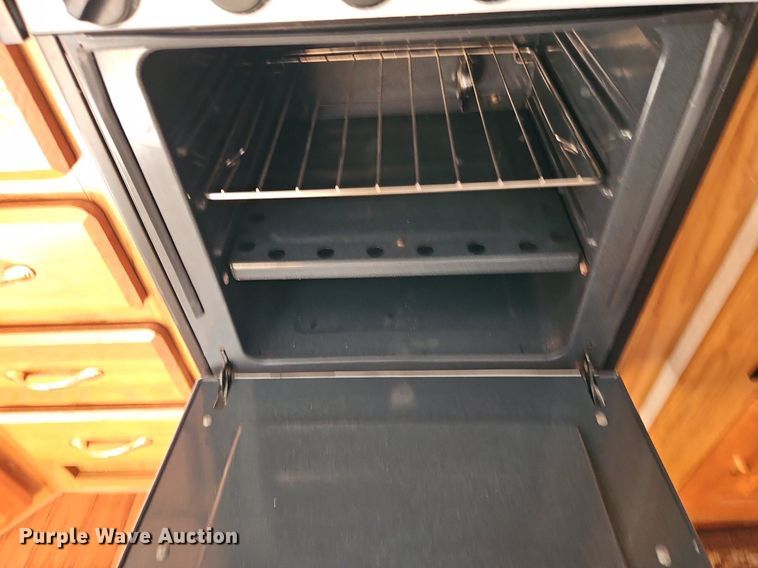 image for item EI3604 2000 Jayco 3310 RLS Designer camper