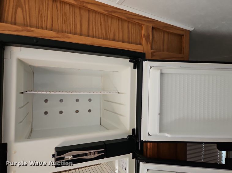 image for item EI3604 2000 Jayco 3310 RLS Designer camper