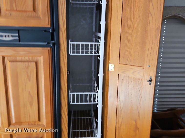 image for item EI3604 2000 Jayco 3310 RLS Designer camper