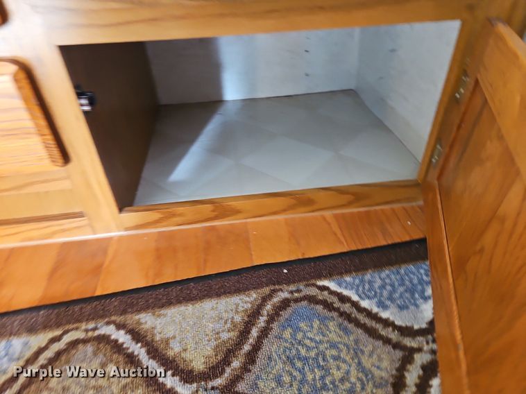 image for item EI3604 2000 Jayco 3310 RLS Designer camper