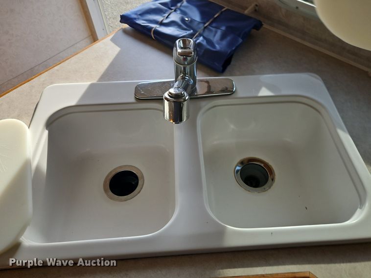 image for item EI3604 2000 Jayco 3310 RLS Designer camper