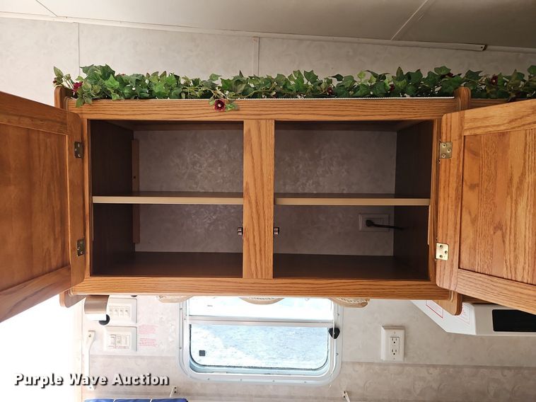 image for item EI3604 2000 Jayco 3310 RLS Designer camper