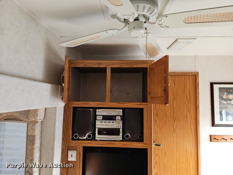 image for item EI3604 2000 Jayco 3310 RLS Designer camper