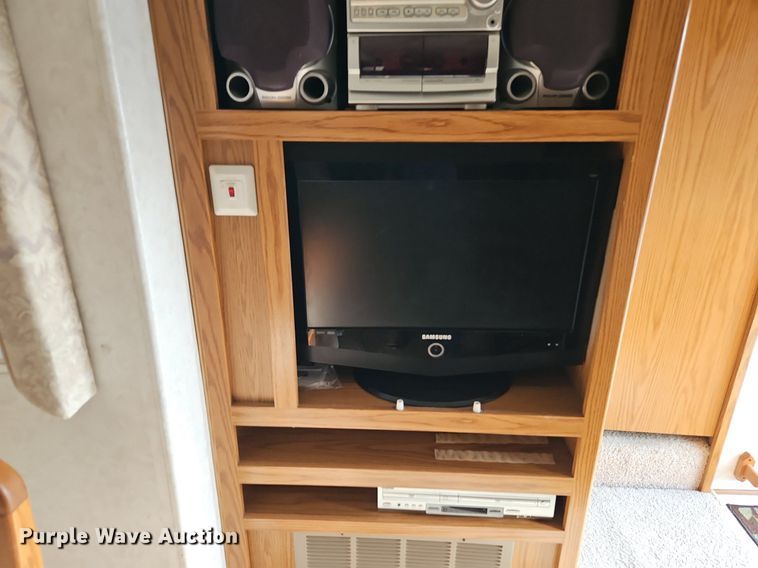 image for item EI3604 2000 Jayco 3310 RLS Designer camper