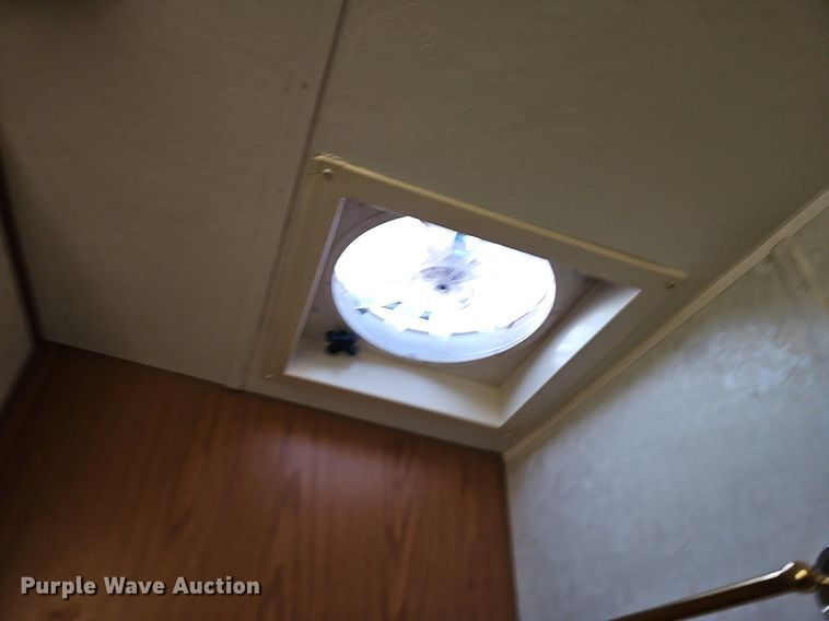 image for item EI3604 2000 Jayco 3310 RLS Designer camper