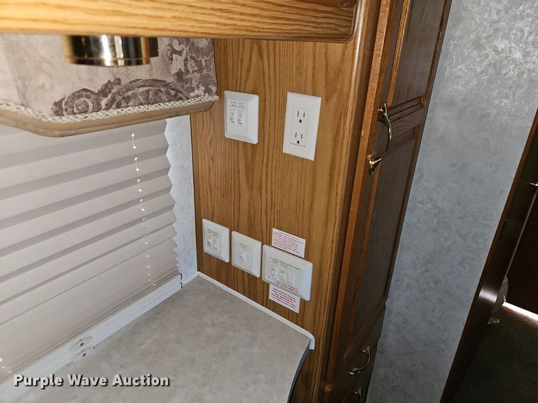 image for item EI3604 2000 Jayco 3310 RLS Designer camper