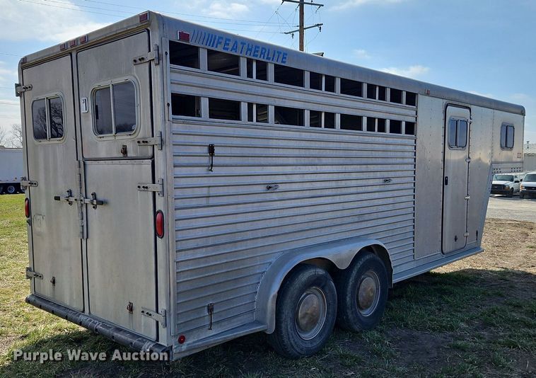image for item EI3605 1988 Feather Lite livestock trailer