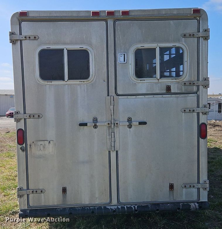 image for item EI3605 1988 Feather Lite livestock trailer