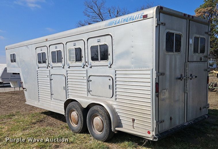 image for item EI3605 1988 Feather Lite livestock trailer