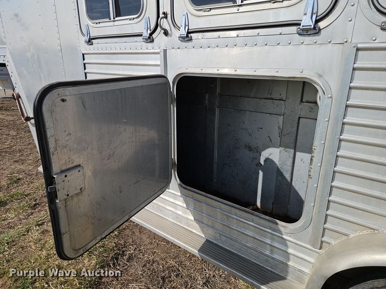 image for item EI3605 1988 Feather Lite livestock trailer