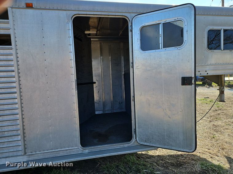 image for item EI3605 1988 Feather Lite livestock trailer