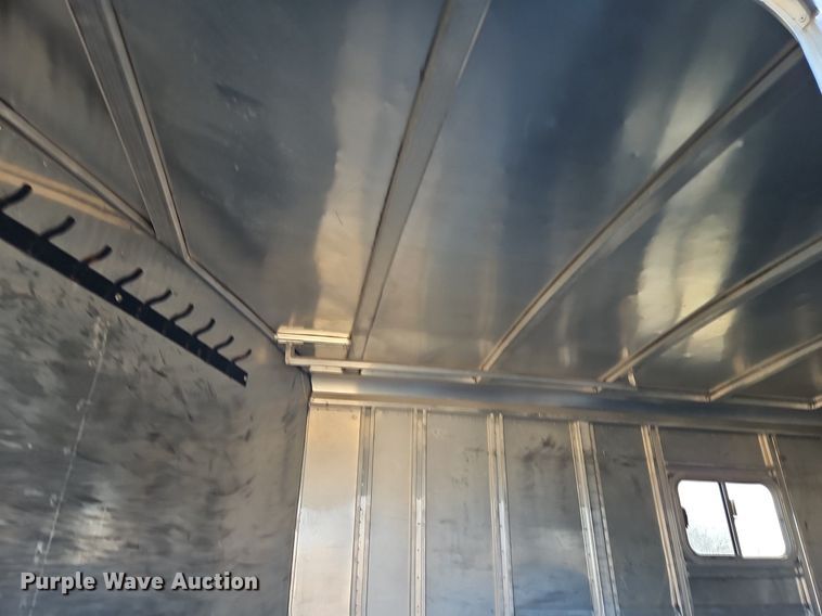 image for item EI3605 1988 Feather Lite livestock trailer