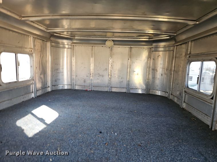 image for item EI3605 1988 Feather Lite livestock trailer