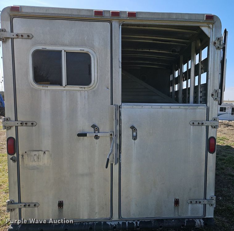 image for item EI3605 1988 Feather Lite livestock trailer