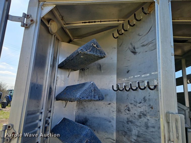 image for item EI3605 1988 Feather Lite livestock trailer