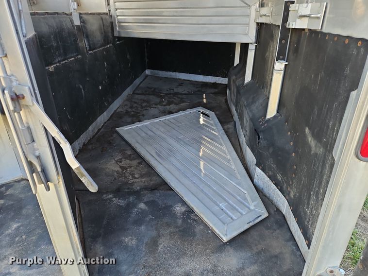 image for item EI3605 1988 Feather Lite livestock trailer