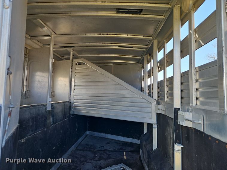 image for item EI3605 1988 Feather Lite livestock trailer