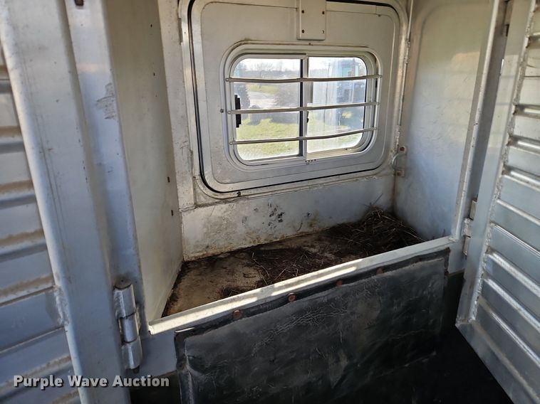 image for item EI3605 1988 Feather Lite livestock trailer