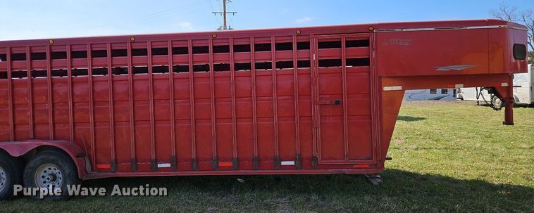 image for item EI3606 1999 Titan livestock trailer